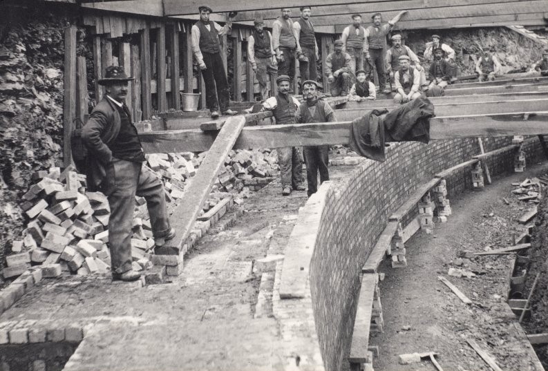 Image of workers during the construction of the Granton Gas Works